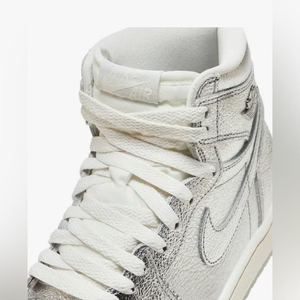 Jordan 1 Retro High OG - metallic Silver - Picture 2 of 3